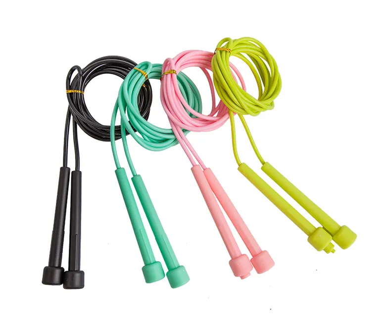 Coarda de sarit din PVC reglabila cu manere anti-alunecare