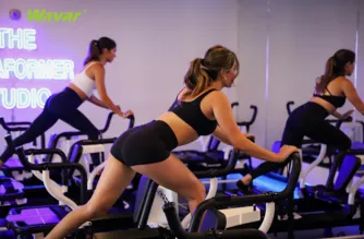 Megaformer-ul preia controlul – De ce această tendință „Pilates avansat” este în creștere